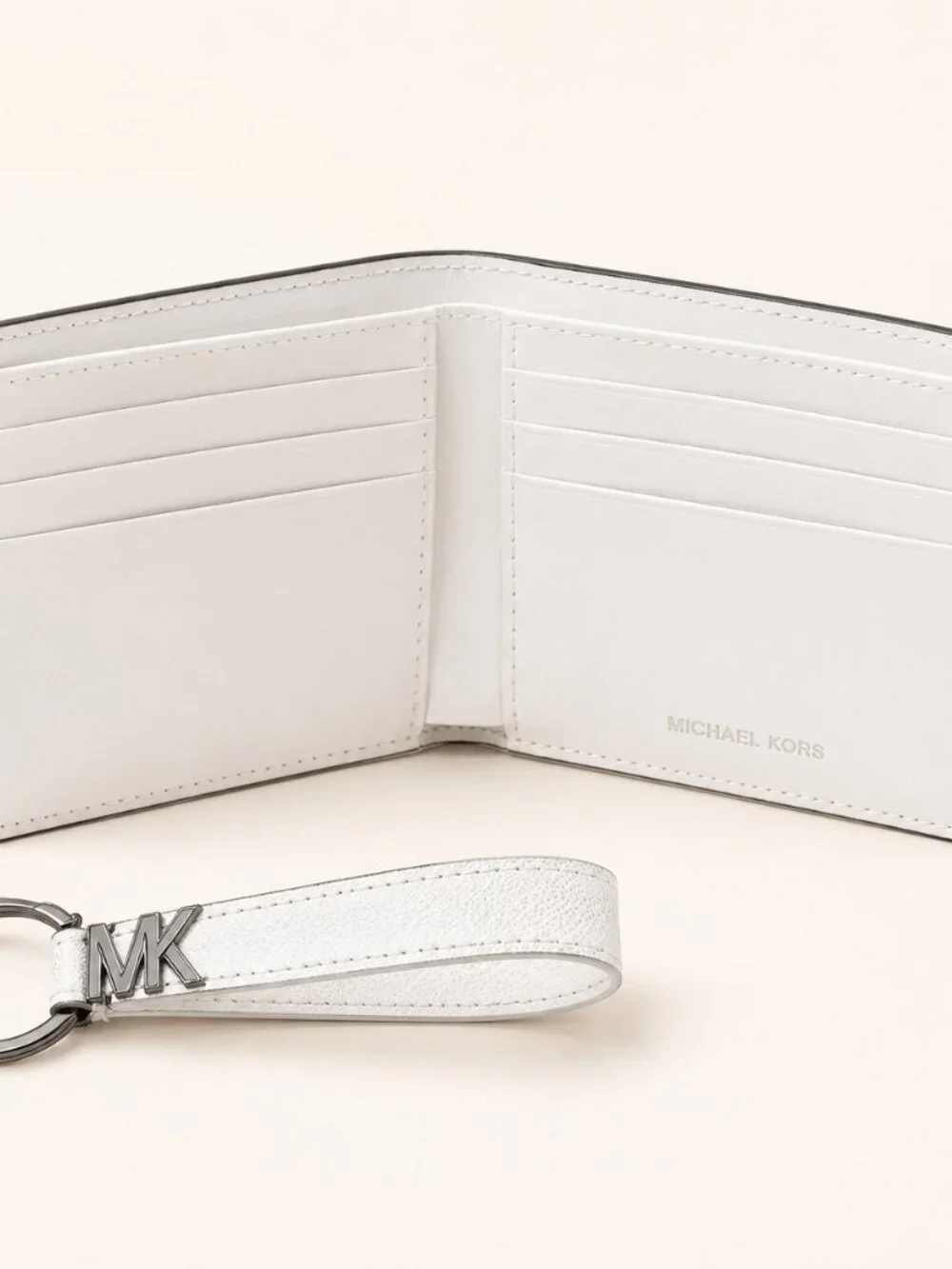 NIB Michael Kors Bright White Logo Wallet & Keychain Gift Set $168